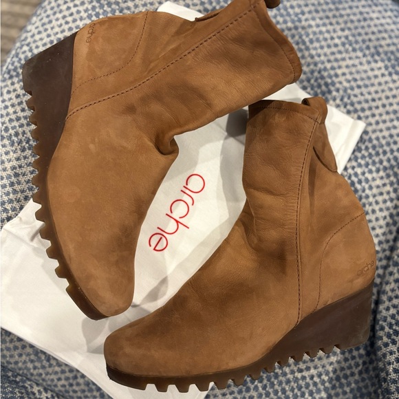 Arche Shoes - Arche Larazo wedge boots Havana Brown 37